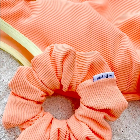 Chelsea King X LainSnow Oversize Scrunchie - Picture 2 of 5